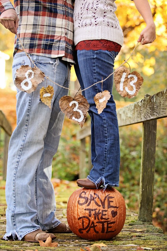 50 Fall Save The Date Engagement Photo Ideas Hi Miss Puff