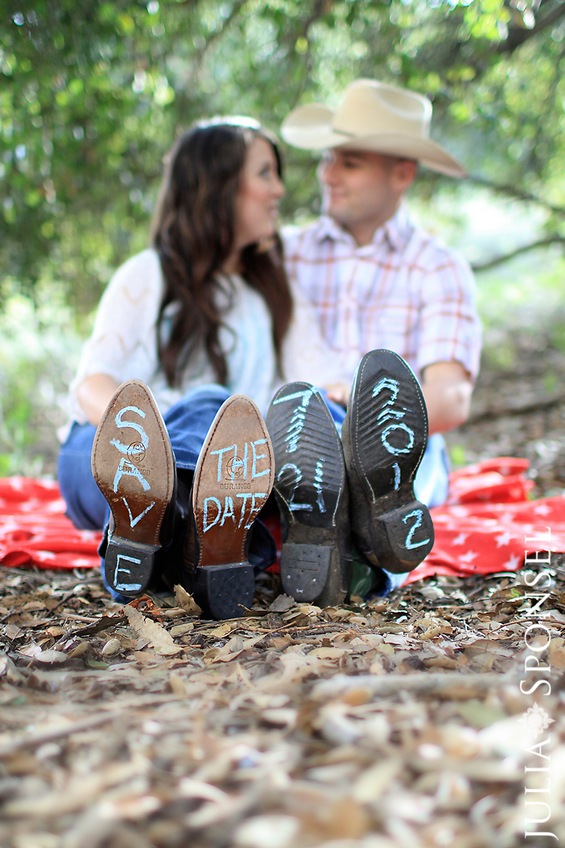 50-fall-save-the-date-engagement-photo-ideas-page-6-hi-miss-puff