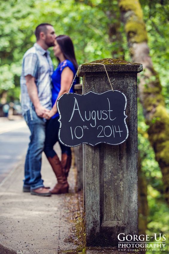 50 Fall Save the Date & Engagement Photo Ideas – Hi Miss Puff