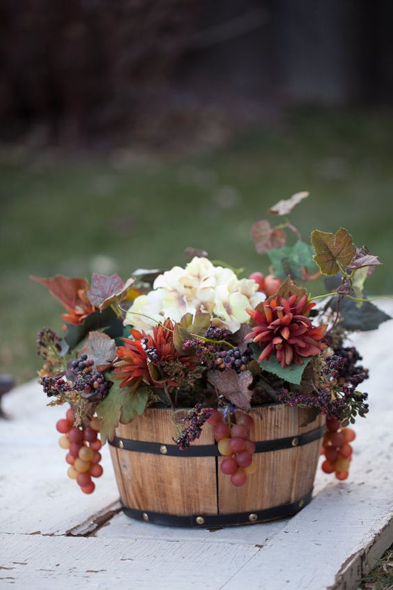 60 Rustic Country Wine Barrel Wedding Ideas – Page 8 – Hi Miss Puff