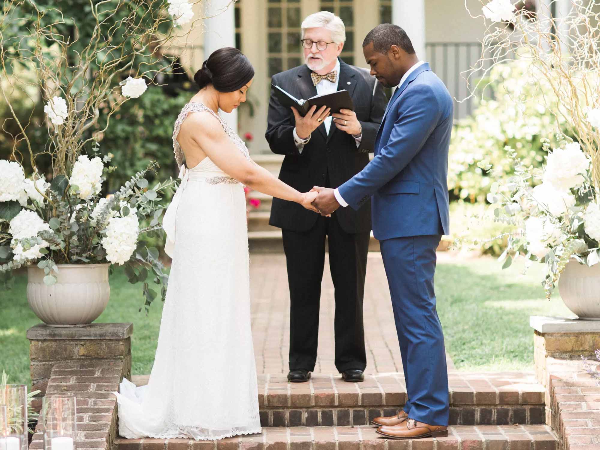 Vow Renewal Ceremony Script 2024 [Samples & Tips] - HMP