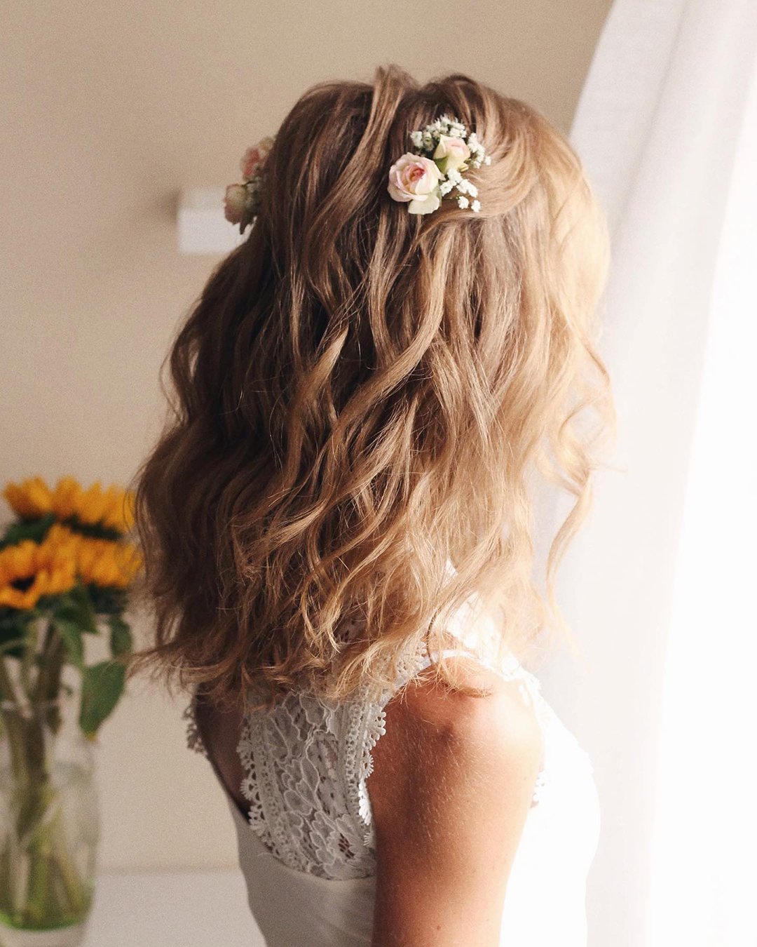 Medium length hair big loose waves hairstyle for wedding with side part  blushinginhollywood  Blushing in Hollywood