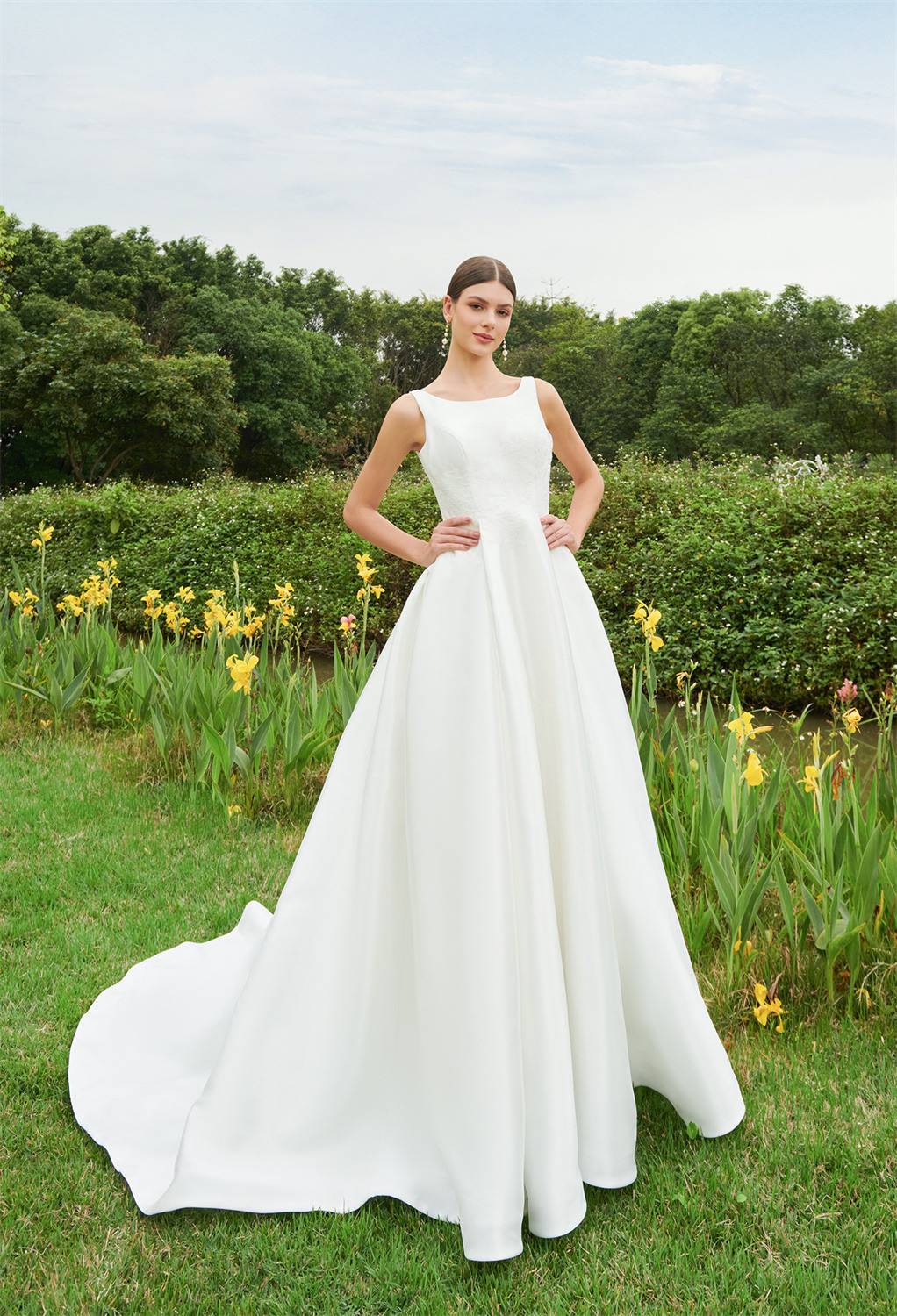 Simple princess wedding on sale dress