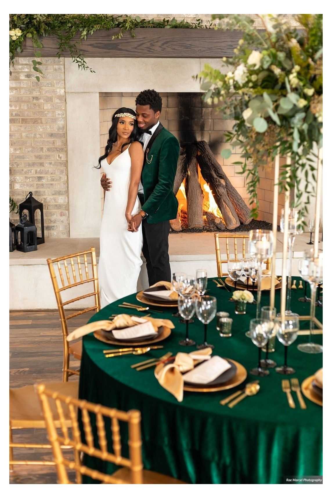 ️ Elegant Emerald Green and Gold Wedding: A Timeless Trend